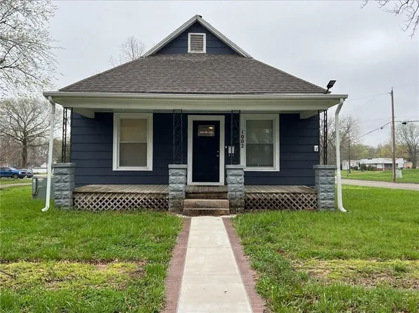 1002 W 3rd St, Pittsburg, KS 66762