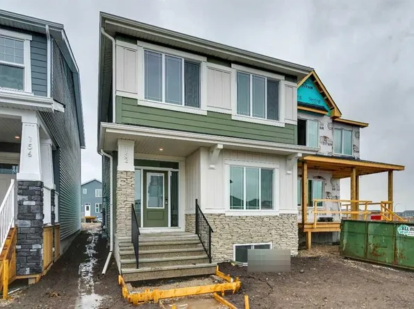 152 S Snowberry Cmn SE, Calgary, AB T3M 4G7