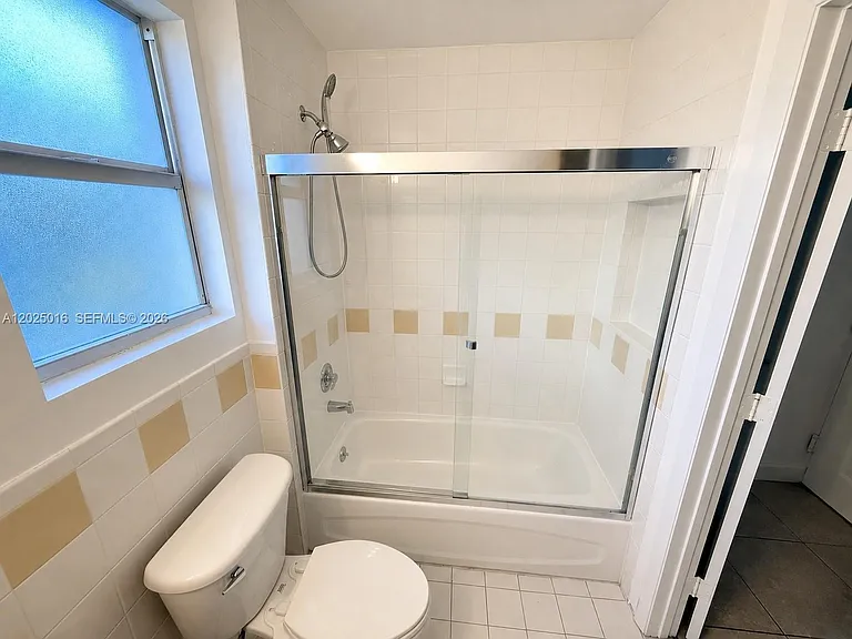 400 SW 2nd St #201 — Photo 9