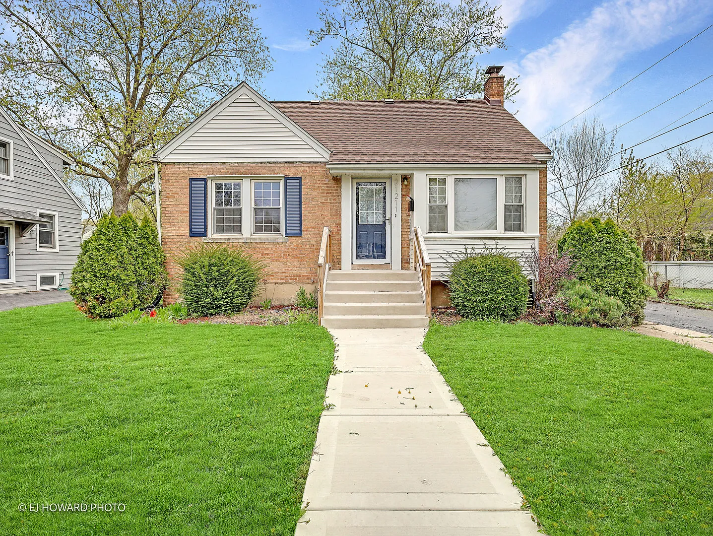 21211 Locust St photo 1