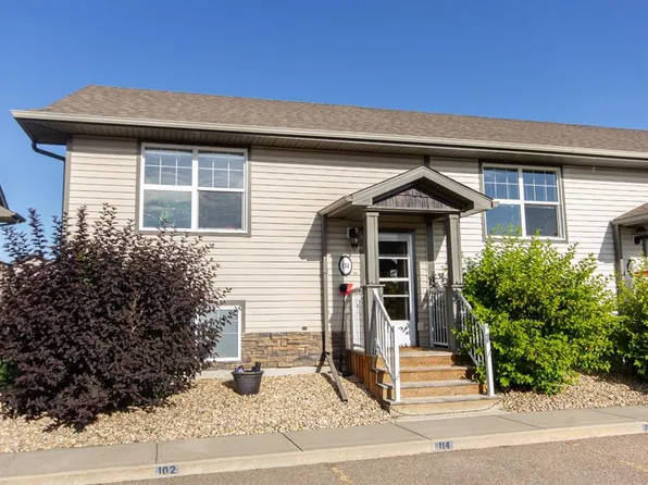 114 E Redwood Blvd, Red Deer County, AB T4S 0J5