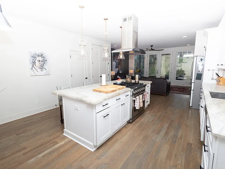 5821 Maxon Ave — Photo 9