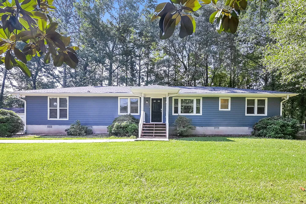 4 bed, 2.5 bath, 1850 sqft, $2,490 — Photo 1