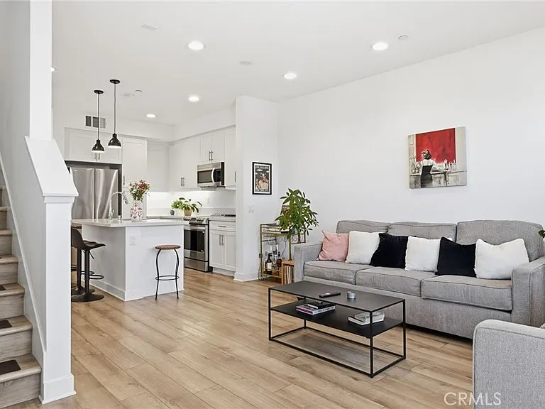 2560 Valentina Way — Photo 24
