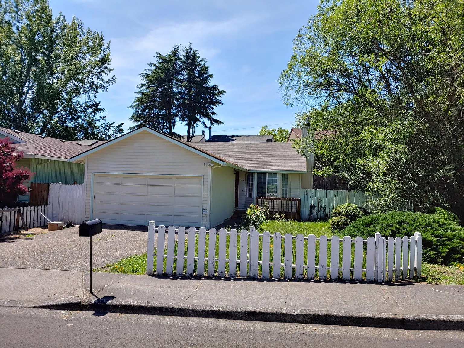 7213 SW Linette Way photo 1