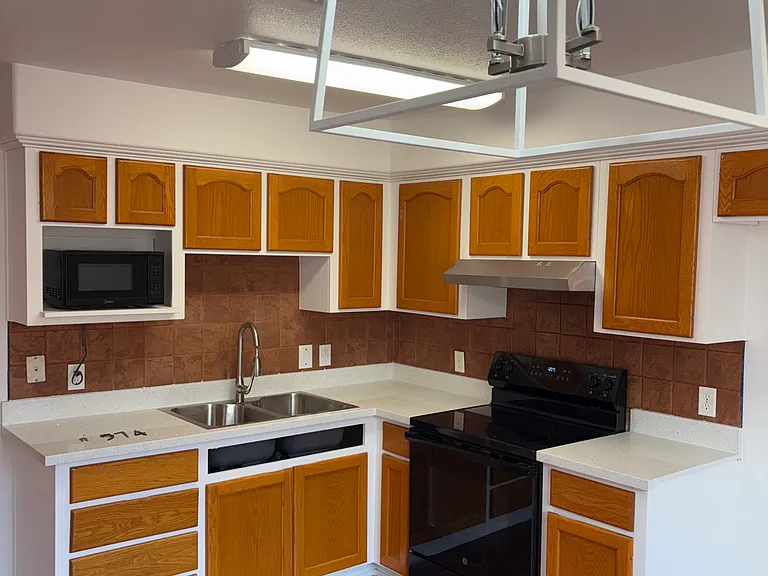 574 N Bernal Dr — Photo 8