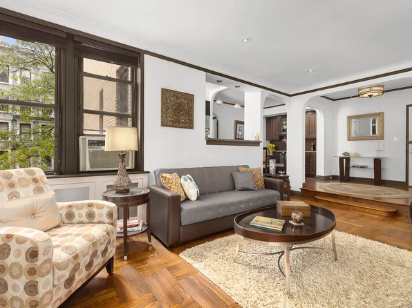 225 West 25th Street image 1 of 10