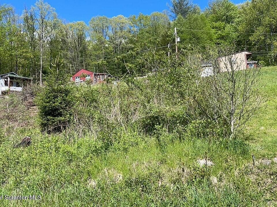 2nd image of 306 Taylor Ln