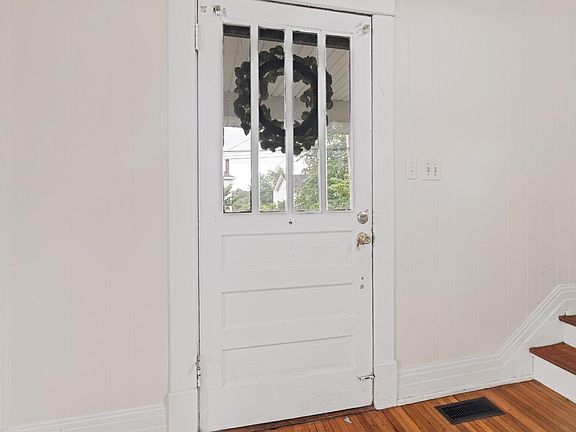 5th image of 316 Yeardley Ave