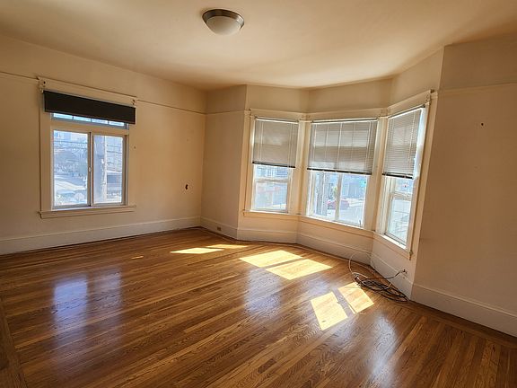 3rd image of 405 24th Ave APT 4