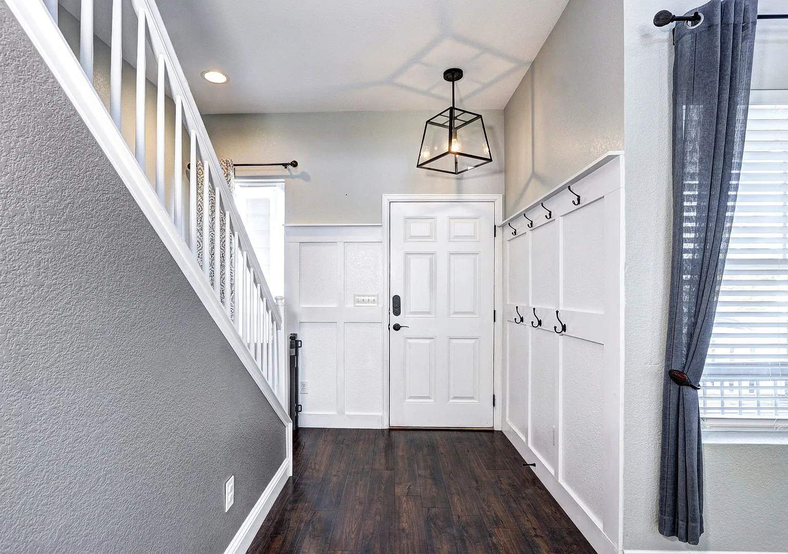 2 story 3 bed 2.5 bath home in The Meadows Community! — Photo 2