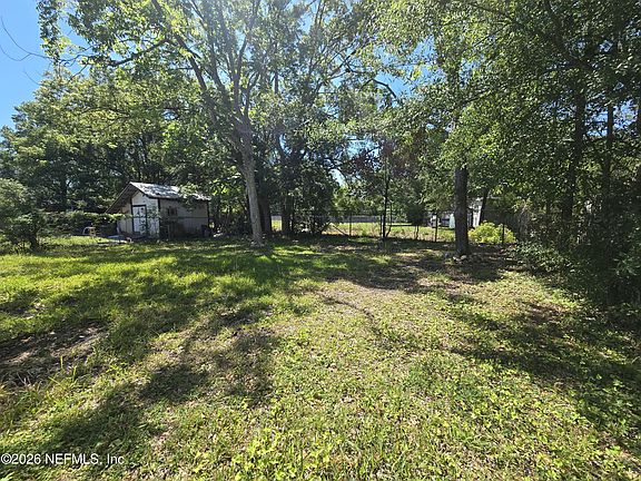 3rd image of 2736 LIPPIA Road