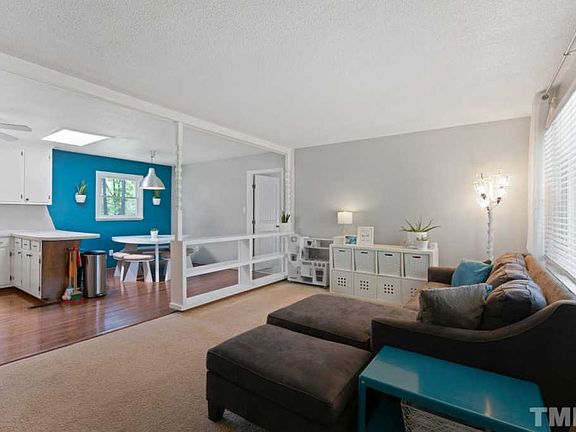 4th image of 2526 Ardsley Dr