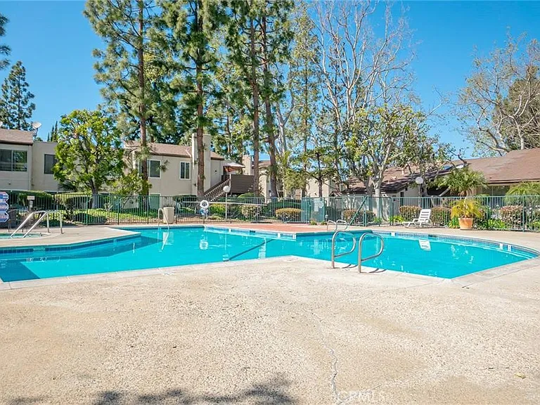 1250 Cabrillo Park Dr — Photo 9
