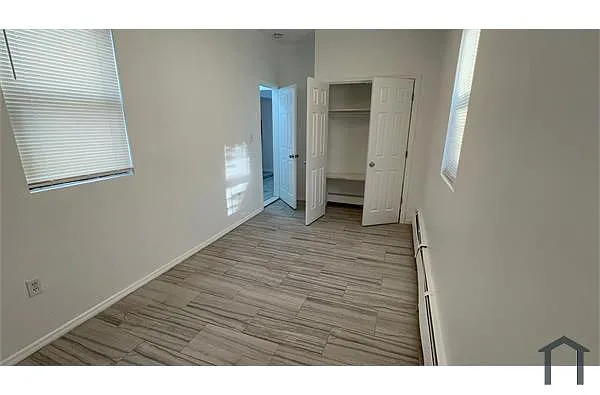 Building Photo - 1124 Manor Ave #1