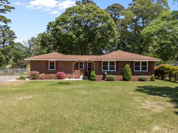 204 Randomwood Lane, New Bern, NC 28562