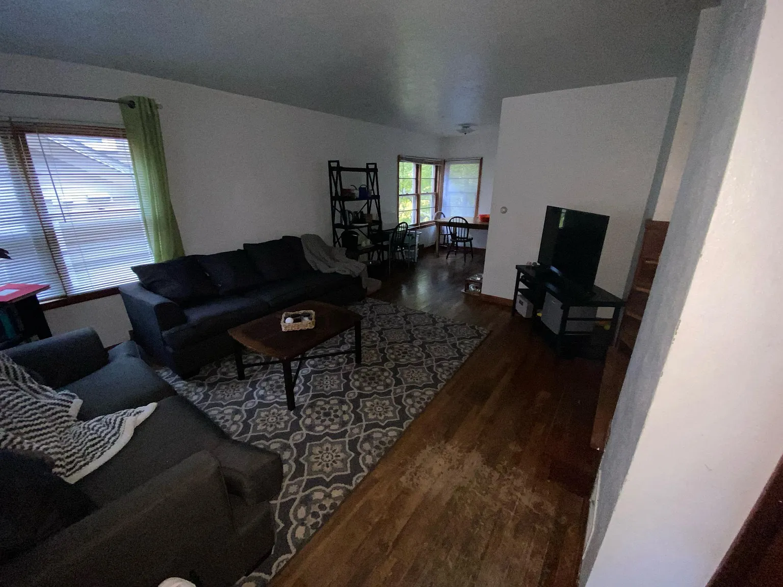 2 bed, 1500 sqft, $1,250 — Photo 3