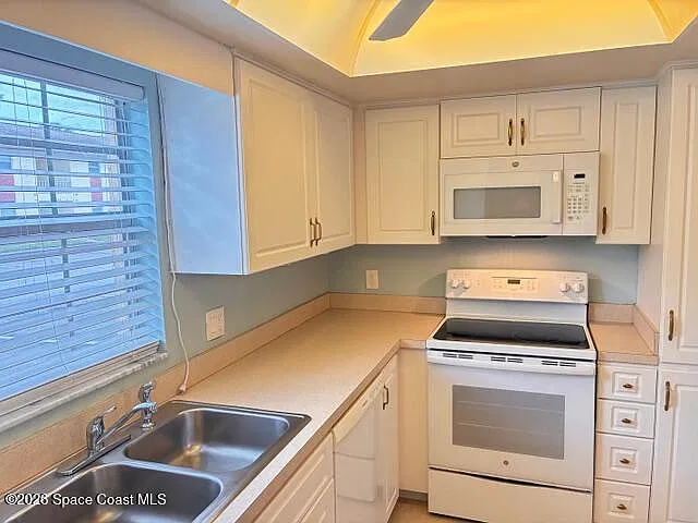 2 bed, 2.0 bath, 955 sqft, $1,450 — Photo 3