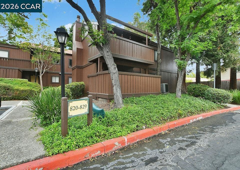1st image of 828 Camelback Pl