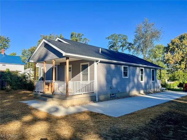 179 Hayward Ave, Conneaut, OH 44030