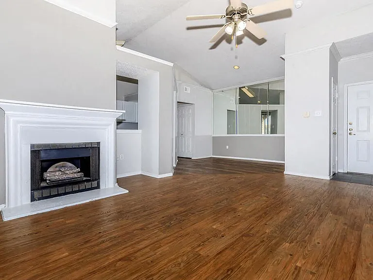 Living Room w/fireplace