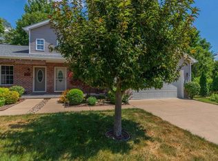 110 N Juliana St, Mackinaw, IL