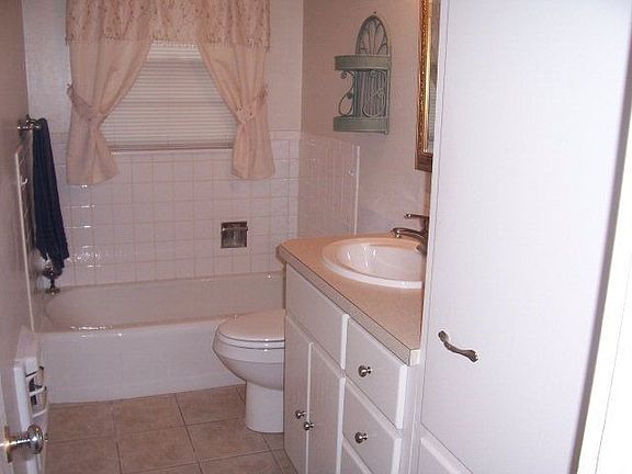 4th image of 1809 Petroleum Dr