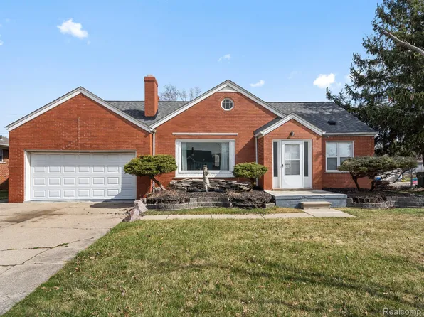 28024 Little Mack Ave, Saint Clair Shores, MI 48081