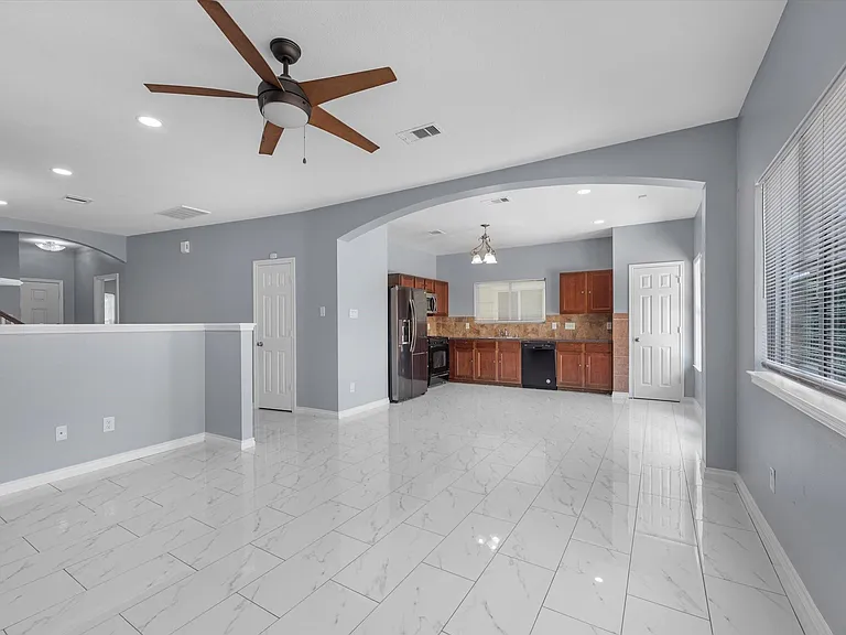 6131 Settlers Lake Cir W — Photo 5