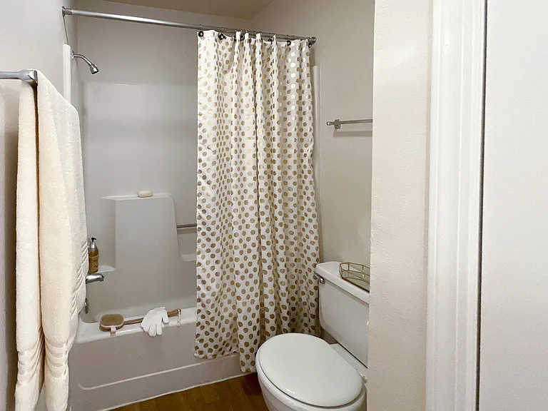 Greenbriar Apartments — Photo 14