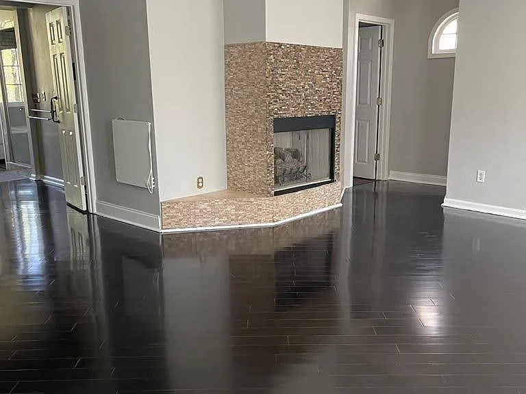 915 Woodlawn Dr NE — Photo 23