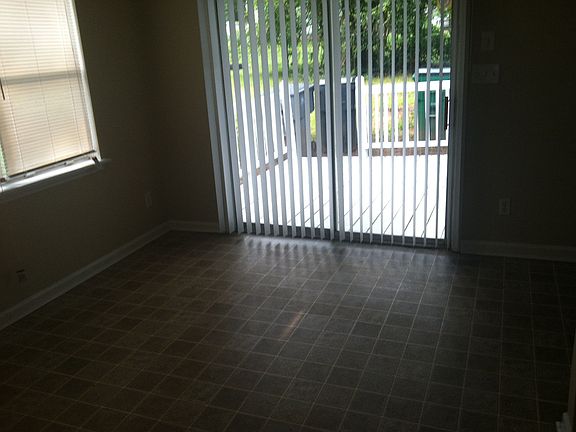 3rd image of 1706 Blandford Dr