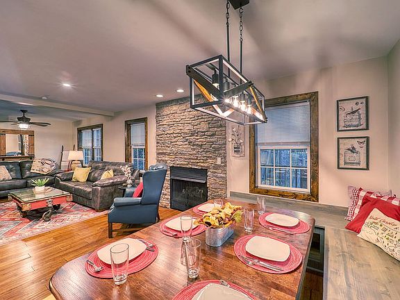 5th image of 1375 Stoney Brook Ln