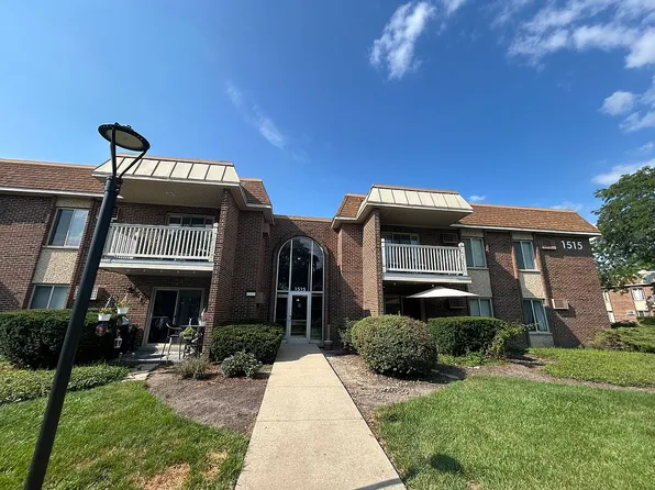 1515 E Churchill Dr Unit 102, Palatine, IL 60074