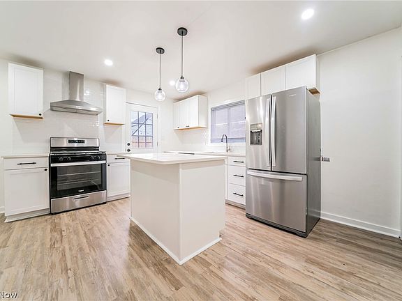 4th image of 2051-2053 W 45th St
