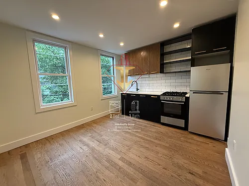 68 Lafayette St Photo 1