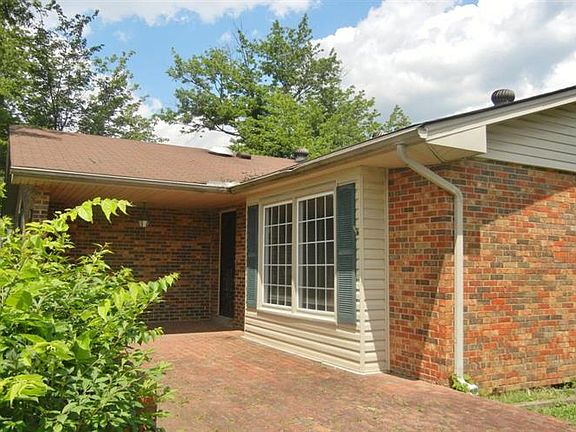 4th image of 202 Robin Wood Dr