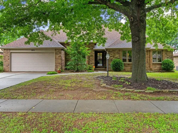 3831 N Delaware Avenue, Springfield, MO 65803