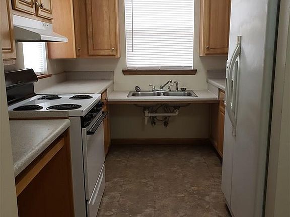 4th image of 2011 W De Soto St #B