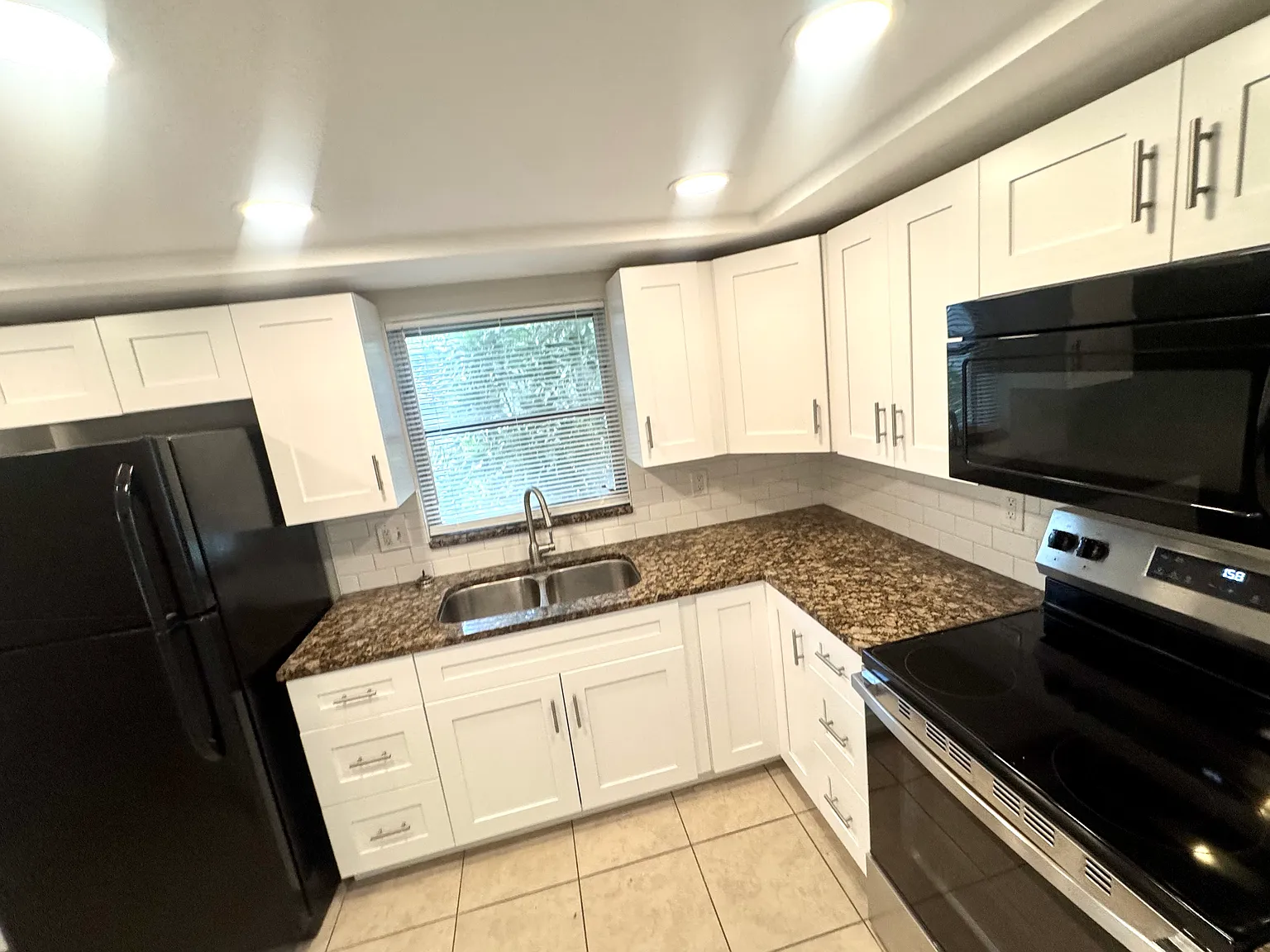 2 bed, 1165 sqft, $1,795 — Photo 4