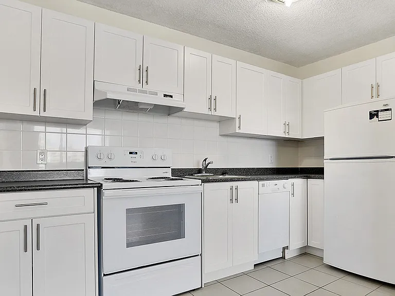 815 4th Ave SW — Photo 26
