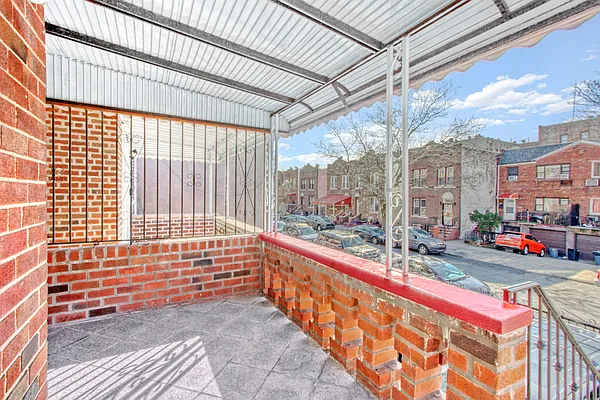 Sold by Douglas Elliman | media 27