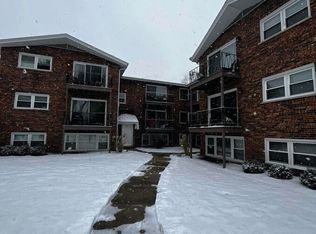 5612 6th Ave APT 1B, La Grange, IL 60525