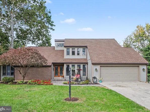 2134 Sycamore Dr, Harrisburg, PA 17112