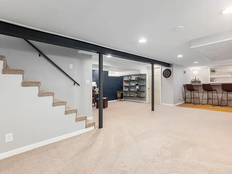 53 E Jeffrey Pl — Photo 11