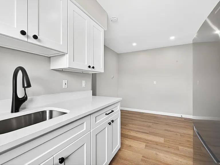 52 Naples Ave #5LL — Photo 4