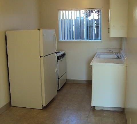 3rd image of 456 N 8th St APT 2