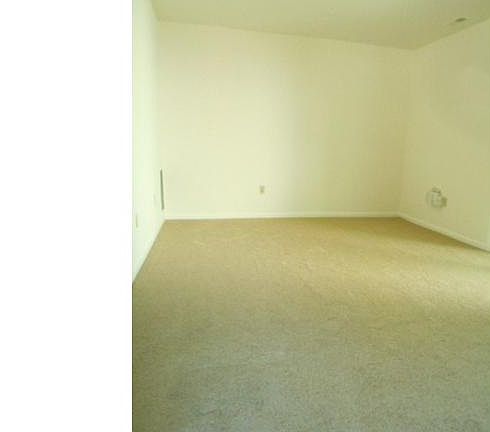 2nd image of 1628 Heritage Hill Dr