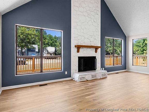 4th image of 6391 Hawfield Dr