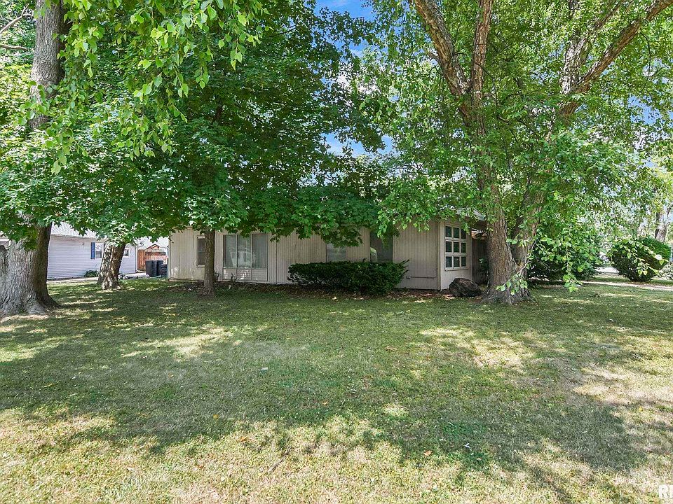 2426 E Devonshire Rd, Springfield, IL 62703 Zillow